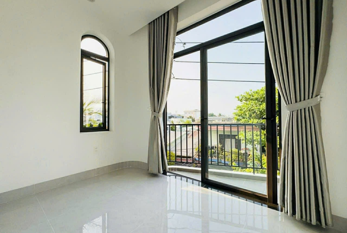 Nhà mặt tiền Thái Thị Bôi, Thanh Khê – lô góc 3 mặt thoáng, full nội thất