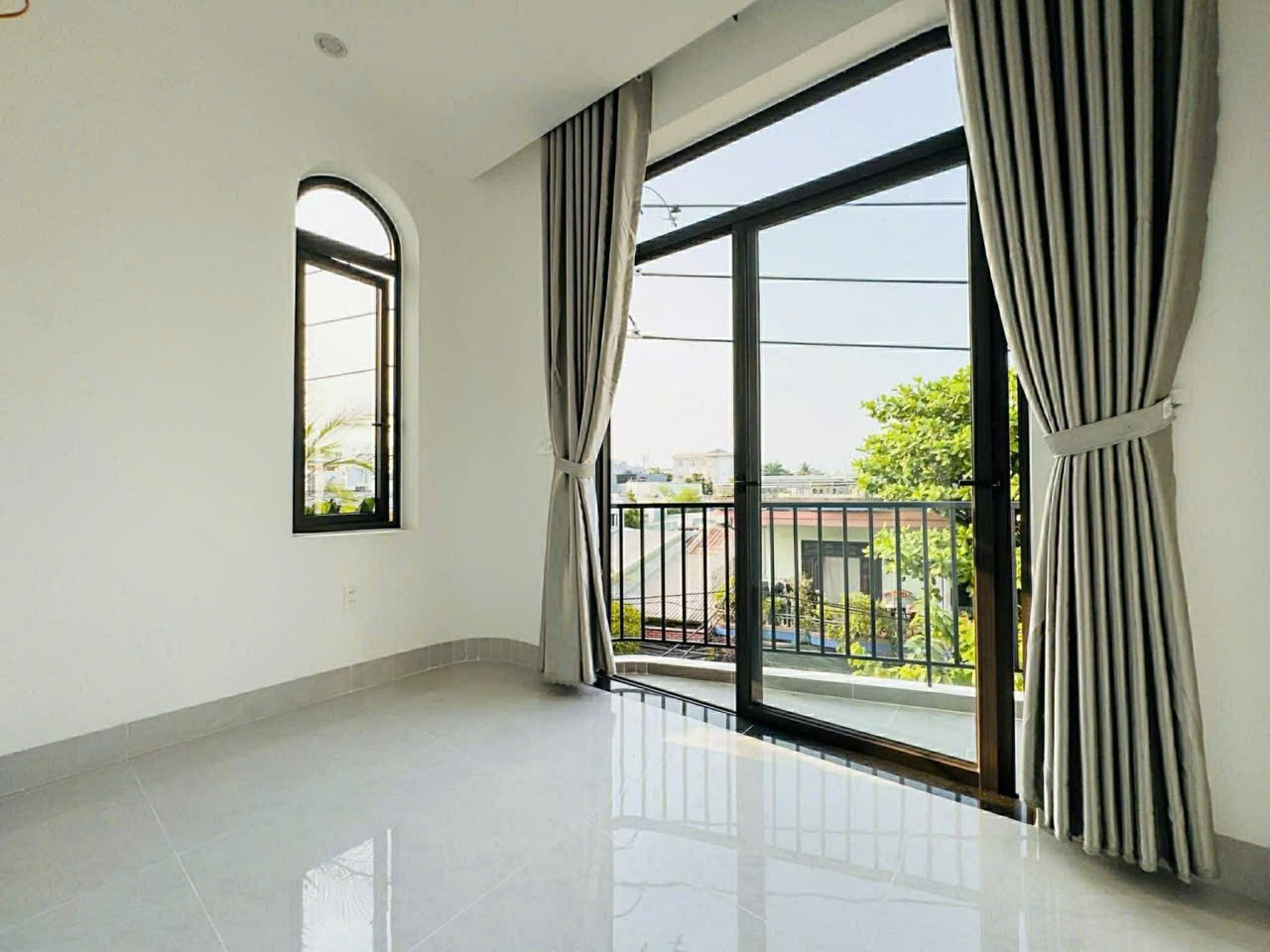 IMG_5431 Nhà mặt tiền Thái Thị Bôi, Thanh Khê – lô góc 3 mặt thoáng, full nội thất