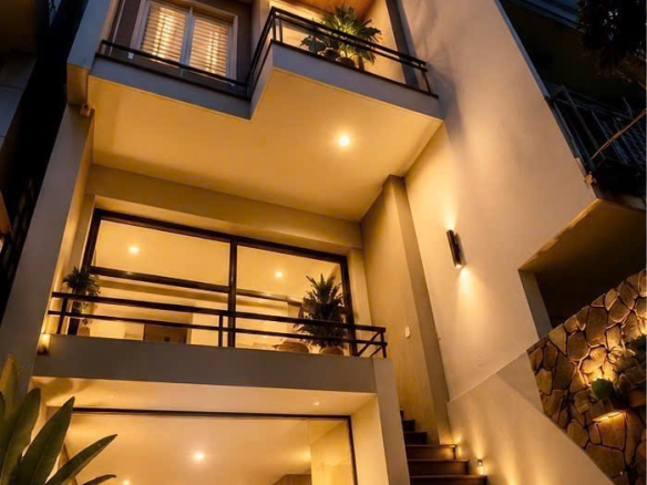 Bán nhà trung tâm Hải Châu – 6 phòng ngủ, dòng tiền khoảng 45 triệu/tháng