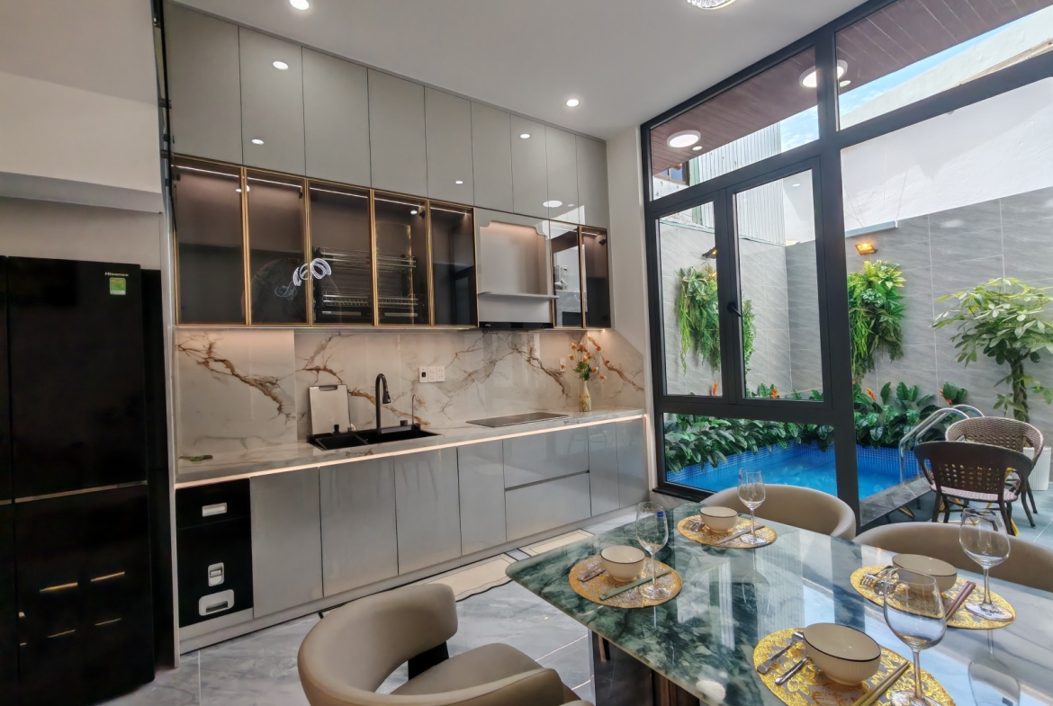 Bán Luxury Villa 4 tầng có hồ bơi gần Nguyễn Hoàng Đà Nẵng