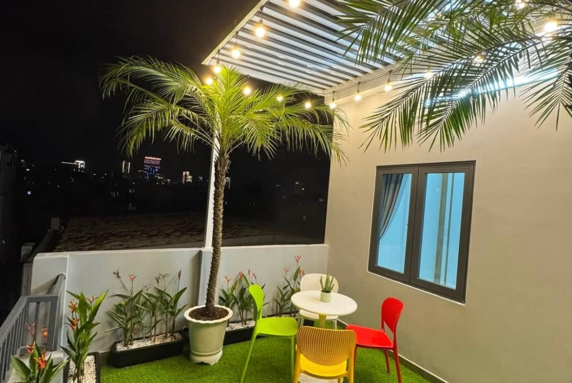 Bán Luxury Villa 4 tầng có hồ bơi gần Nguyễn Hoàng Đà Nẵng